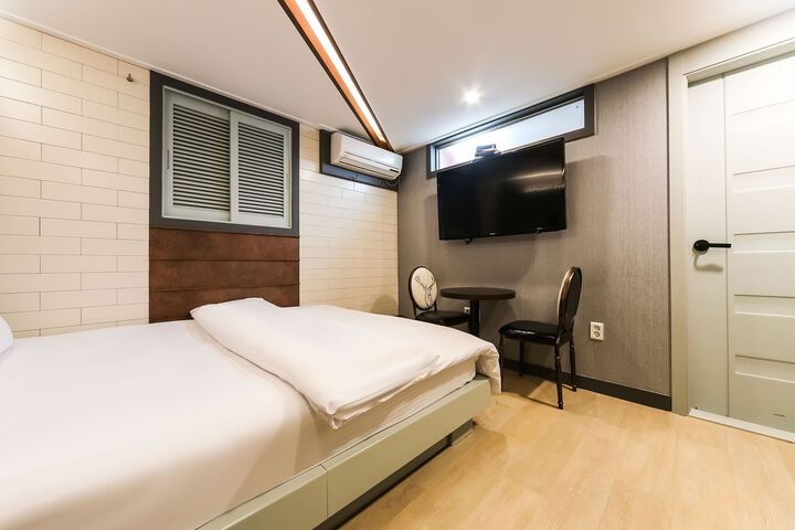 Room 68 of 70