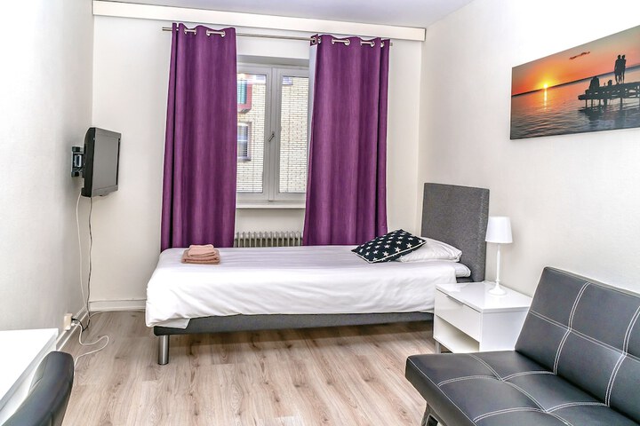 Room 6 of 38