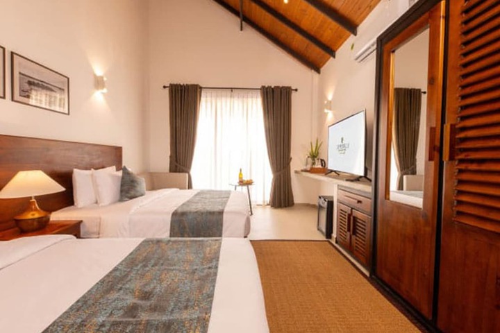 Room 8 of 20