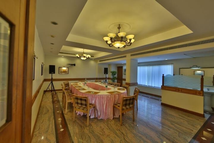 Ballroom/Hall 25 of 30