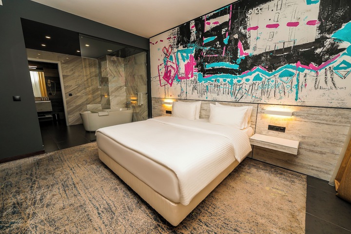 Room 28 of 75
