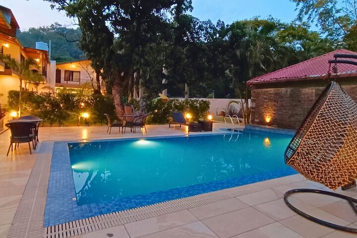 Pool 70 of 113