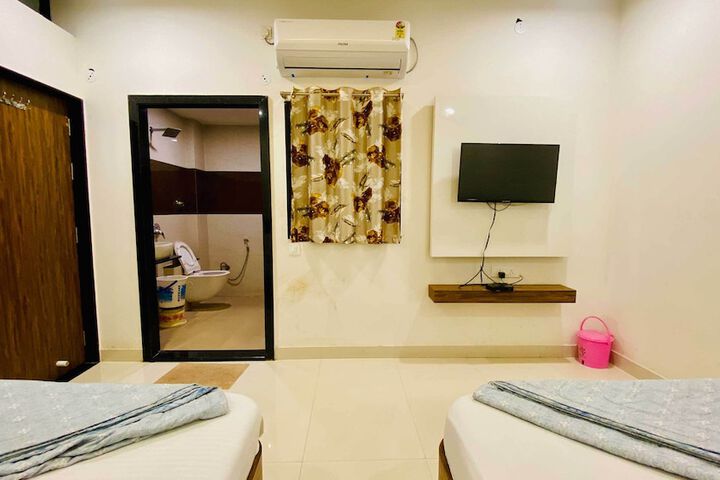 Room 37 of 59