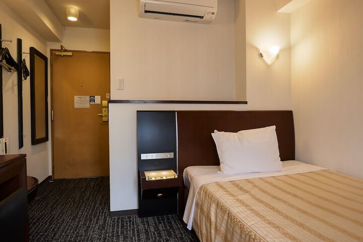 Room 21 of 76