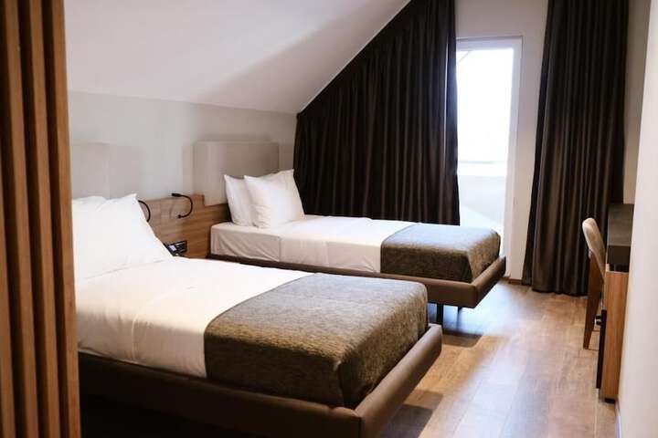 Room 2 of 11