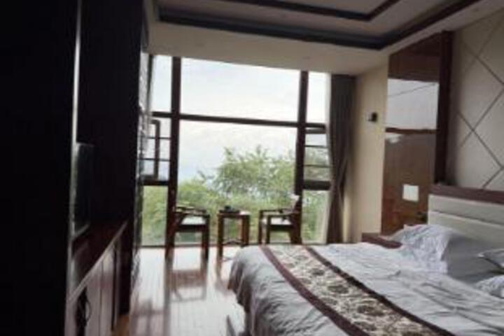 Room 9 of 10