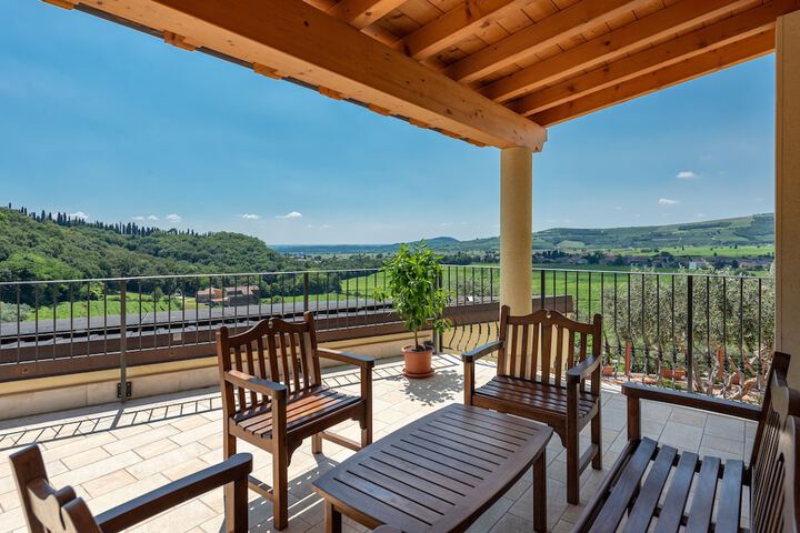 Terrace/Patio 85 of 88