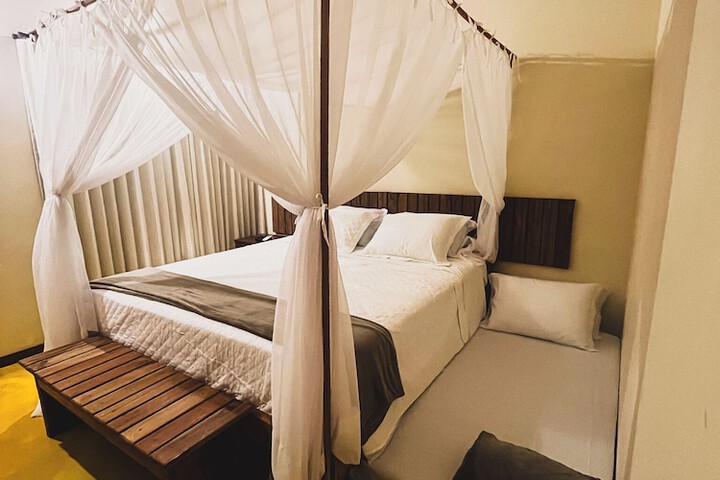 Room 6 of 27