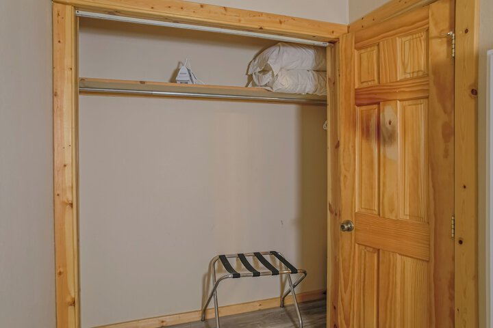 Room 35 of 168