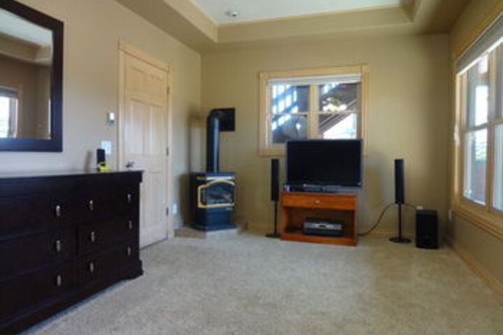 Room 11 of 17
