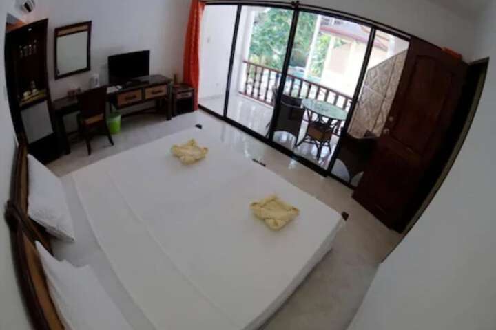 Room 7 of 61