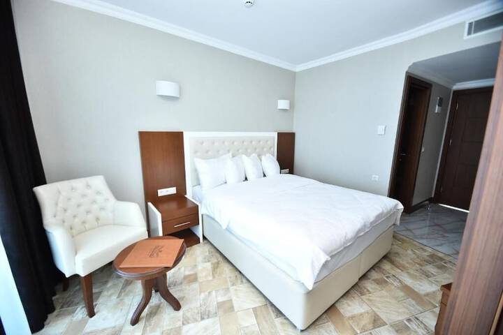 Room 18 of 35