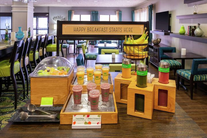 Breakfast/Coffee Service 36 of 47