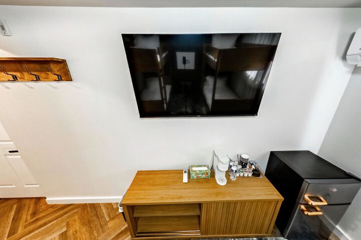 Room 5 of 29