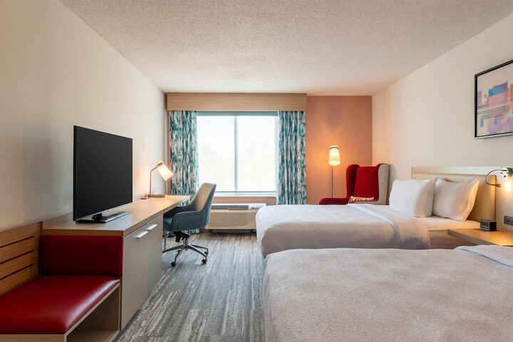 Room 13 of 80