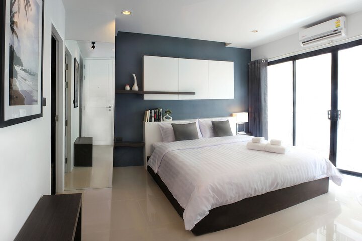 Room 4 of 48