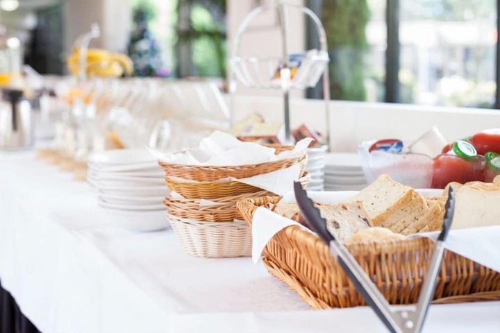 Breakfast/Coffee Service 26 of 44