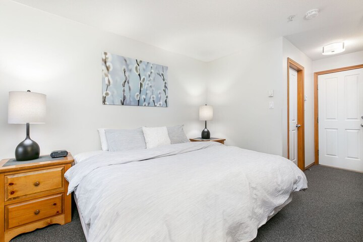 Room 27 of 227