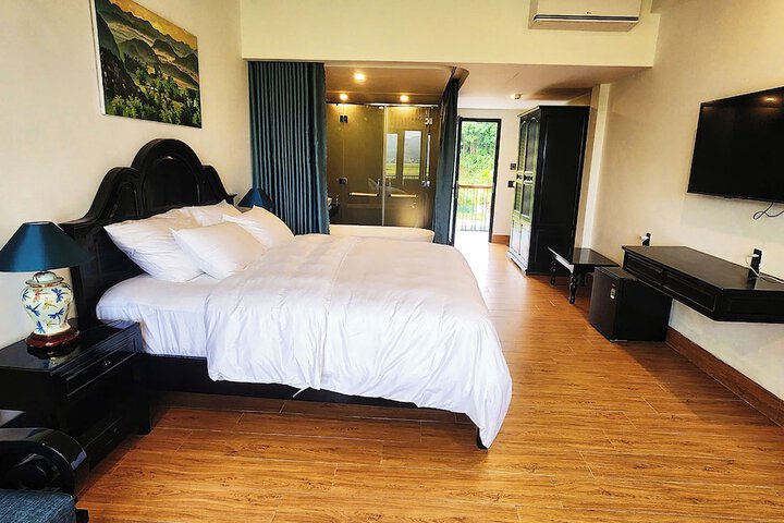 Room 5 of 20