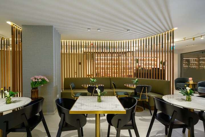 Dining 42 of 75