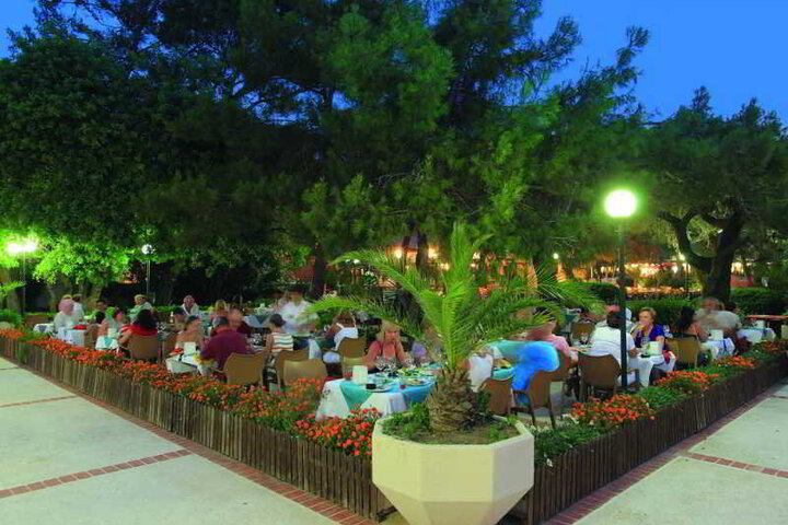 Dining 19 of 19