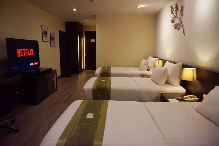 Room 11 of 34