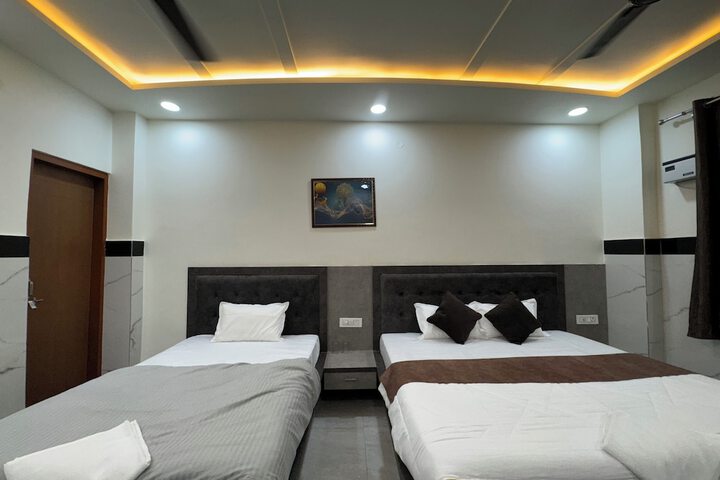 Room 32 of 57