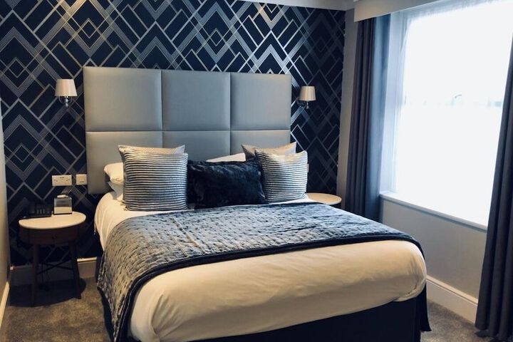 Room 6 of 61