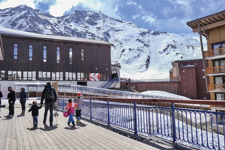 Skiing