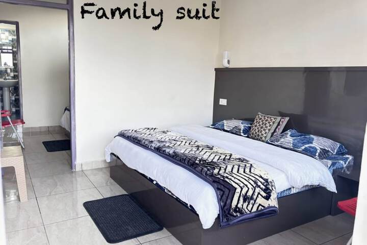 Room 3 of 10