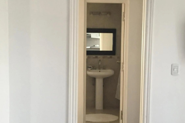 Room 5 of 16