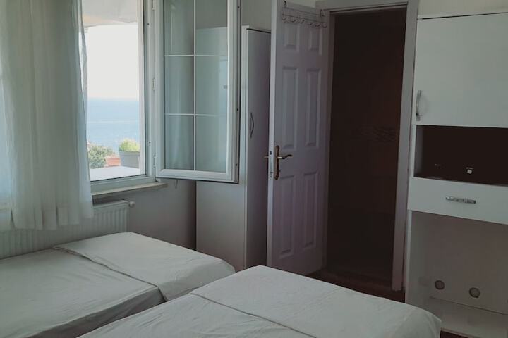 Room 47 of 68