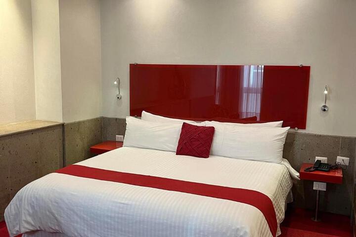 Room 16 of 86