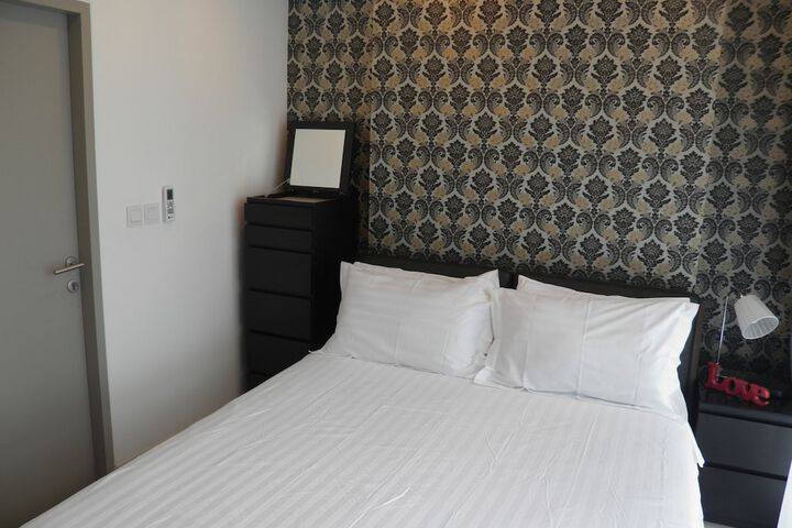 Room 4 of 38