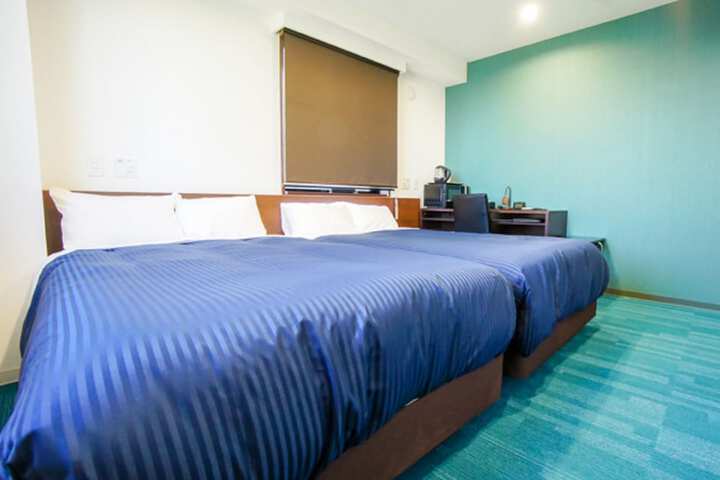 Room 6 of 25