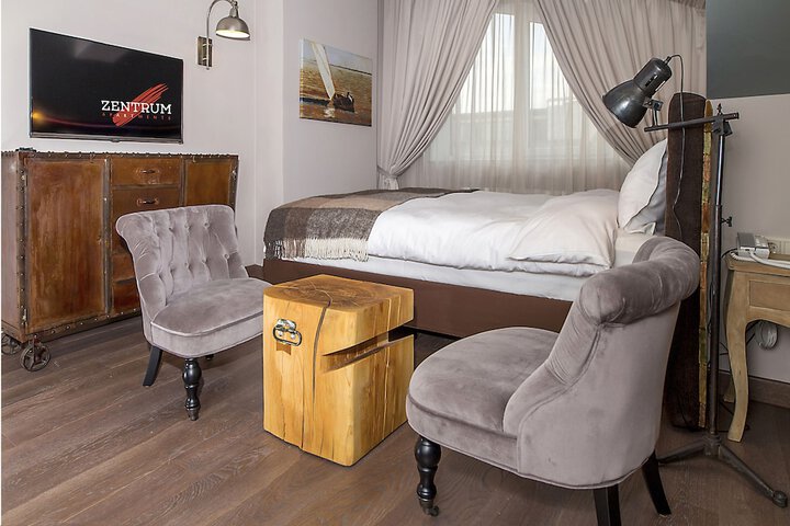 Room 2 of 69