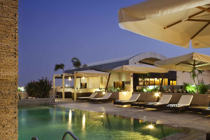 Hotel Pool