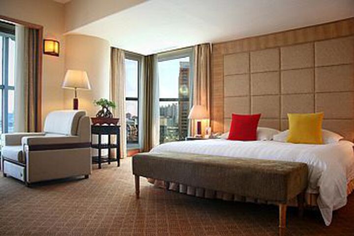Room 32 of 83