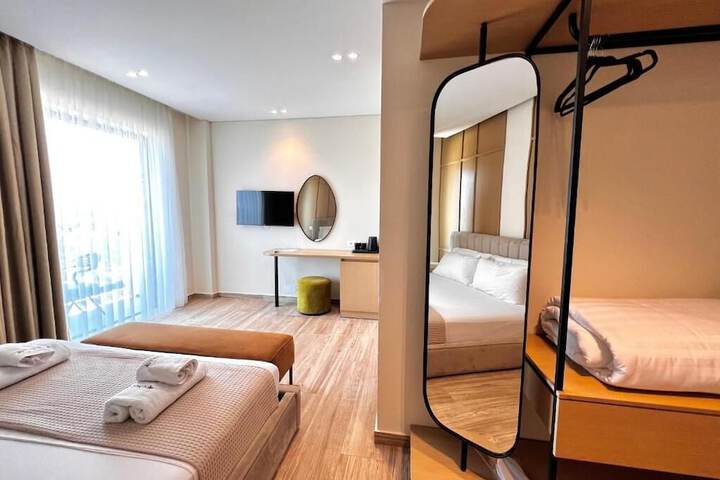 Room 16 of 70