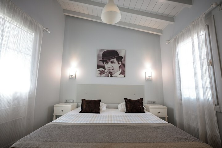 Room 33 of 87