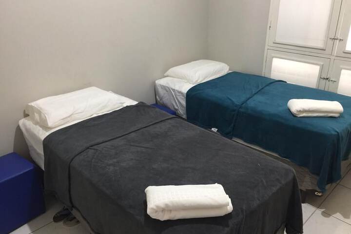 Room 2 of 32