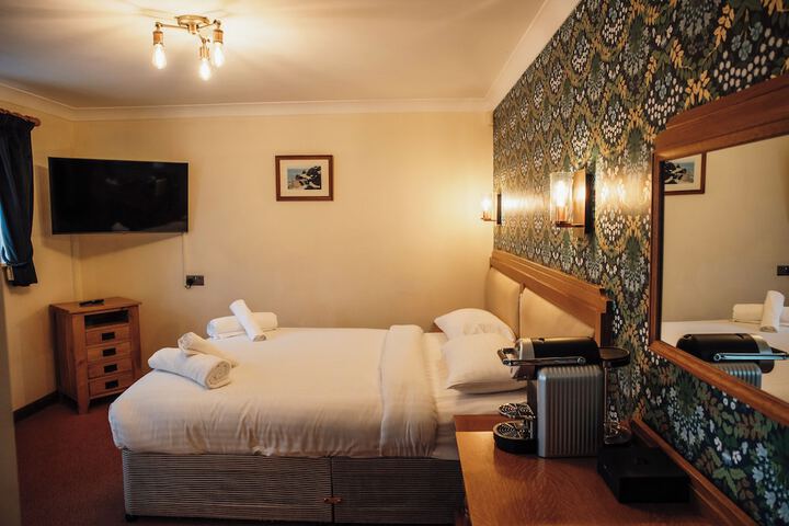 Room 8 of 27