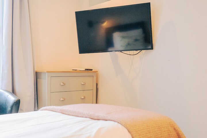 Room 5 of 57