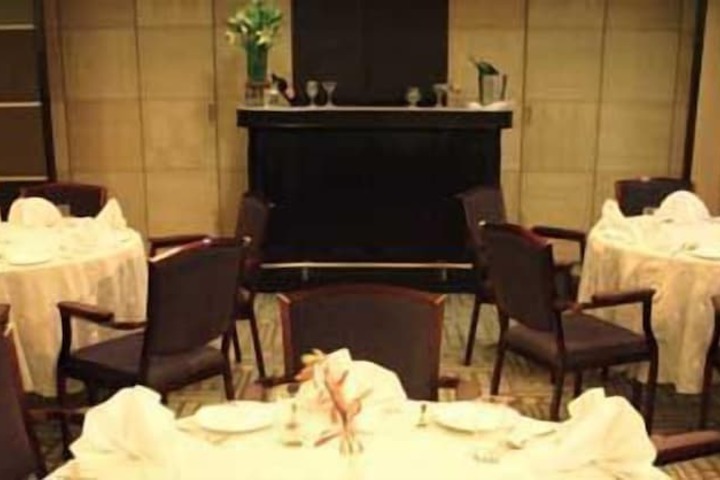 Dining 47 of 56