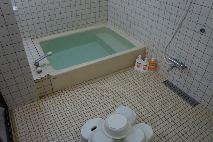 Room 14 of 25