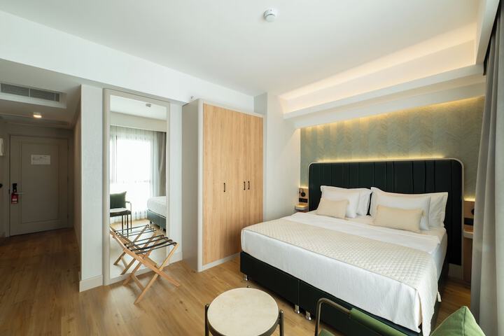 Room 31 of 76