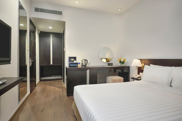 Room 16 of 43