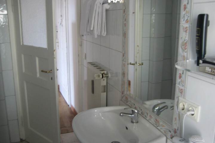 Room 43 of 73