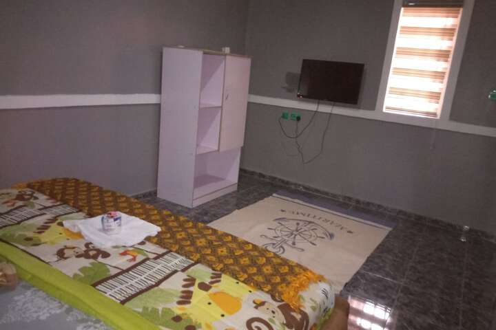 Room 11 of 14