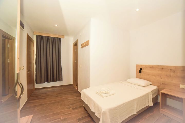 Room 7 of 43